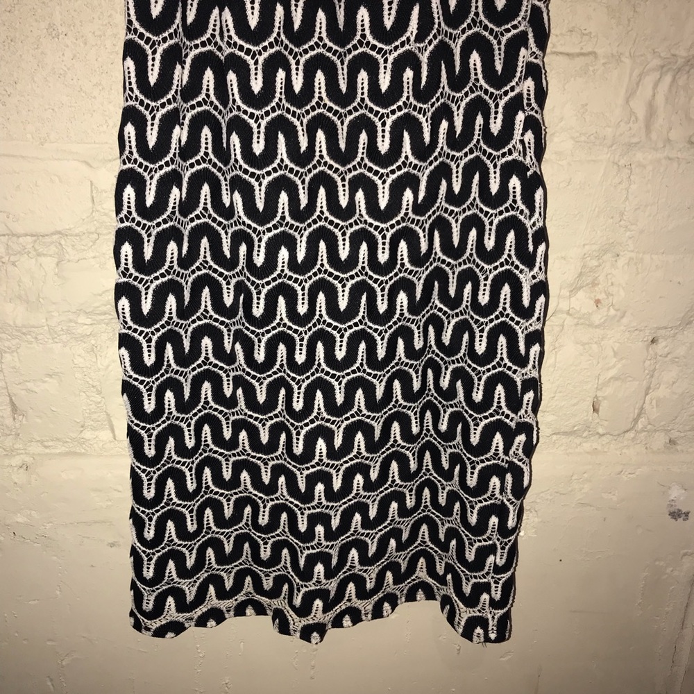 Banana Republic Dress - Size 2 - Picture 4 of 4